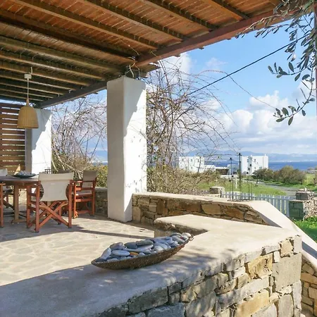 Ourania Near Naousa Close To The Beach Holiday home *