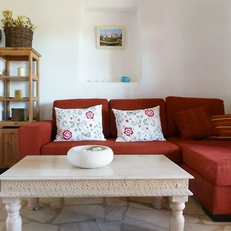 Ourania Near Naousa Close To The Beach Holiday home